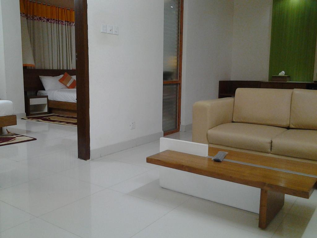 Naas Serviced Apartments ธากา ภายนอก รูปภาพ